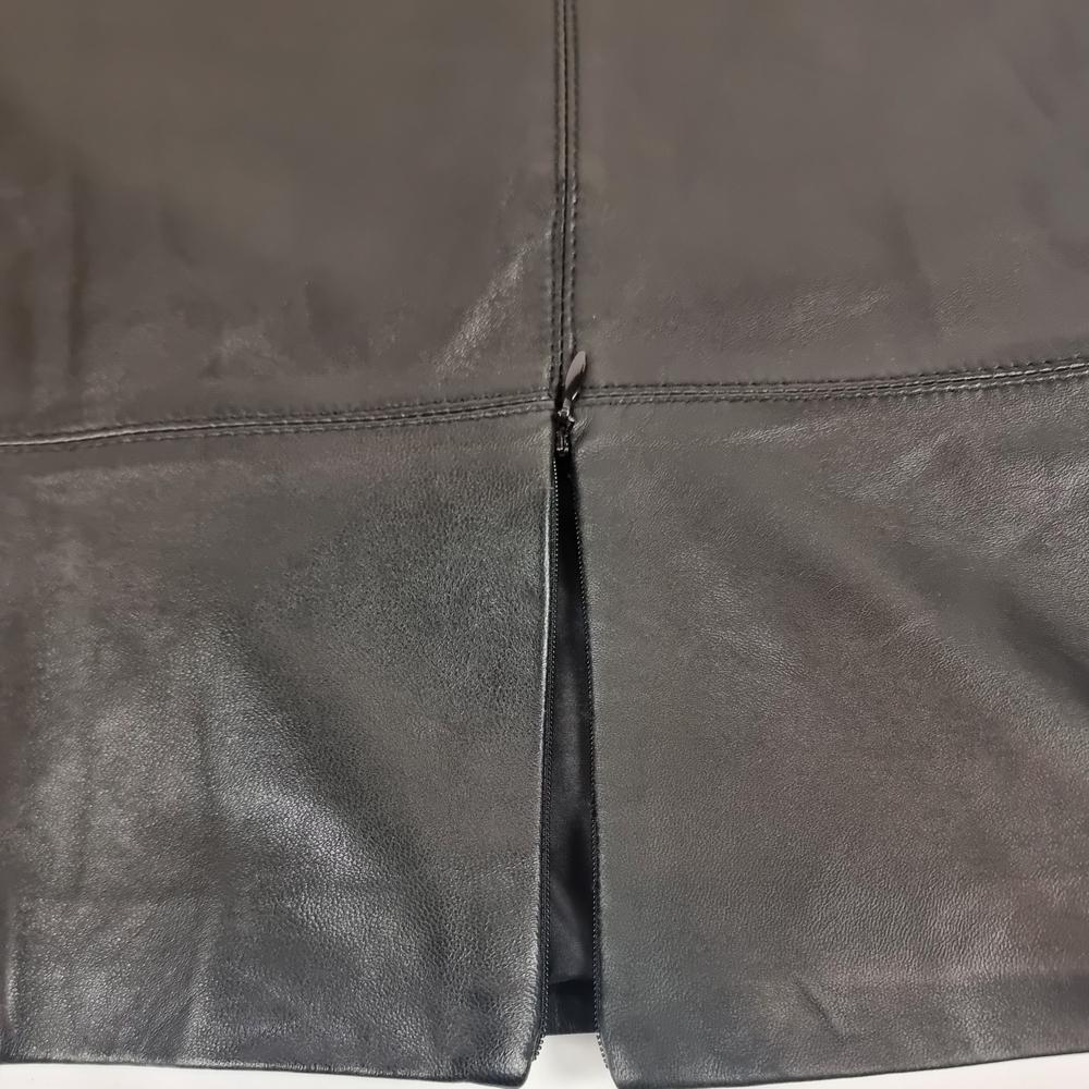 St. John Sport Black Leather Skirt Sz 10 Vtg. - Picture 6 of 12